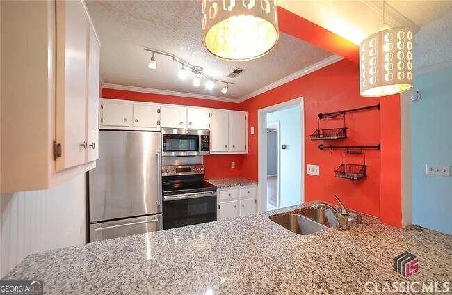 Photo - 2165 S Milledge Ave Unidad A13