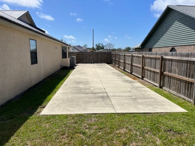 Photo - REDUCED North Shore 3B/2Bth