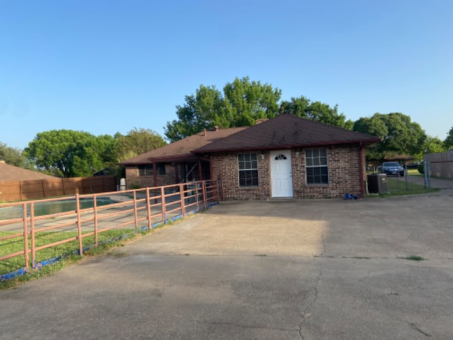 Photo - 1201 Post Oak Ln