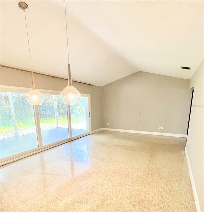 Photo - 1060 Jesse Ave