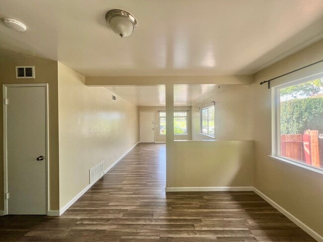Photo - 2541-2543 Monticello Way