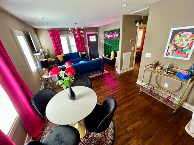 Photo - 202 Raymond St