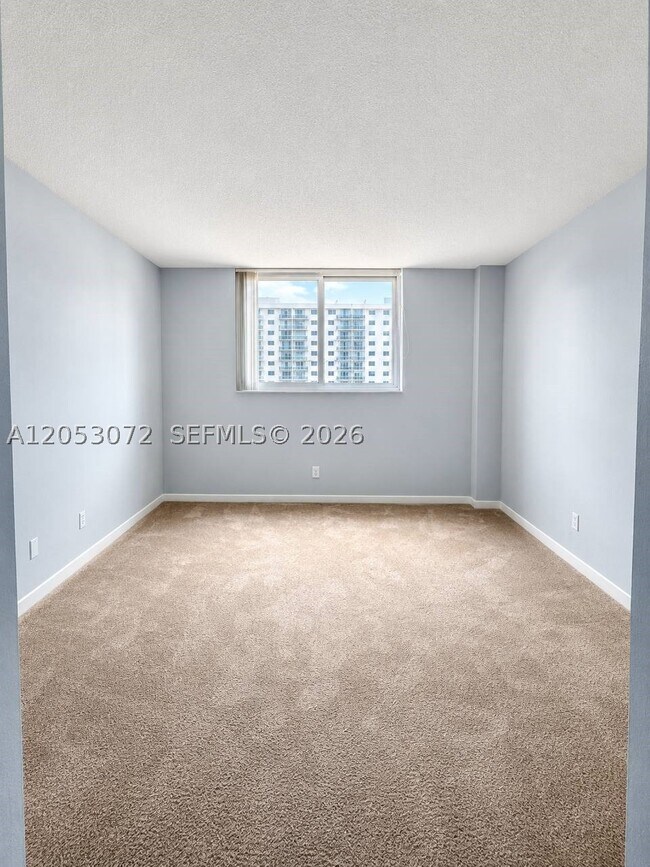 Photo - 19380 Collins Ave Unit 910