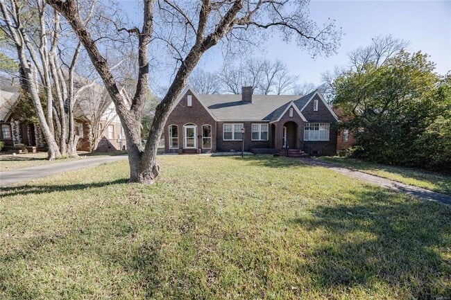 Building Photo - 3355 Lexington Rd