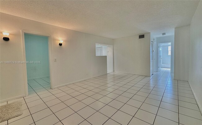 Building Photo - 500 NE 2nd St Unit 223 Rental