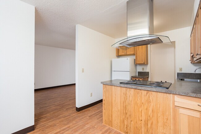 1745 16th St Tulip Crest Apts (22)