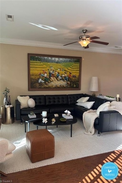 Building Photo - 716 CARNEROS Cir