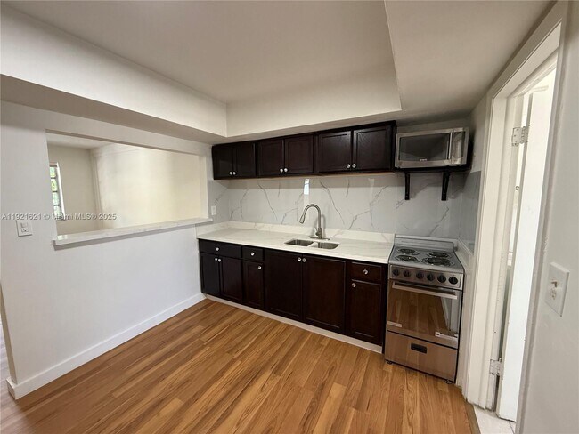 Photo - 6301 Moseley St Unit 2