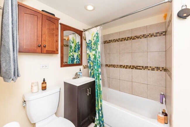 Photo - 2 bedroom in Chicago IL 60618 Unit G