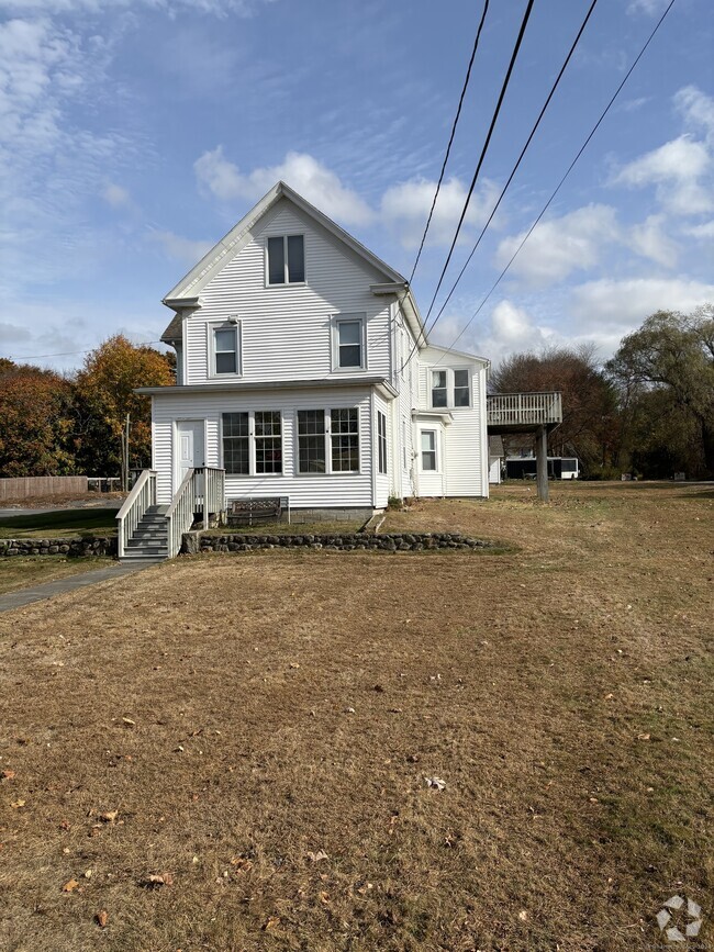 Building Photo - 52 Millstone Rd W Unit 2 Rental