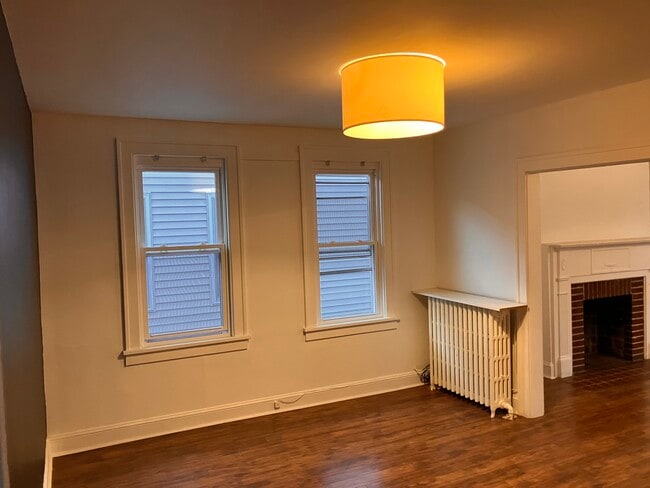 Dining room - 895 Mercer St Unit Fl 2