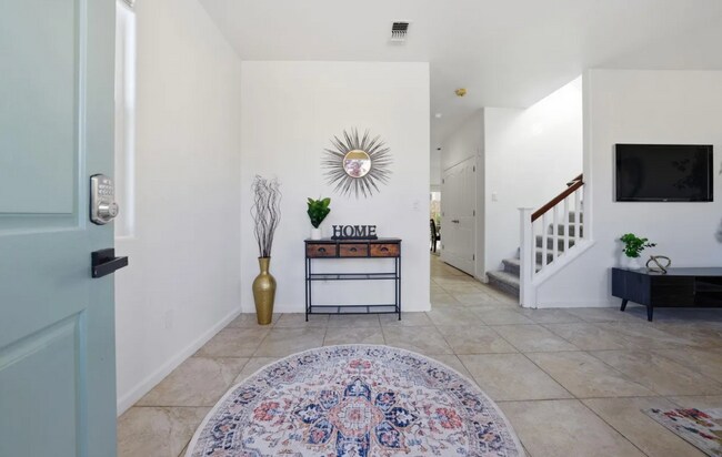 Photo - Amazing 3/2.5 N. Natomas!  Beautiful.  Please read full add below for details.