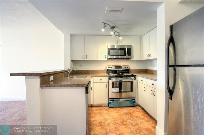 Photo - 510 NW 86th Pl Unidad 12-201