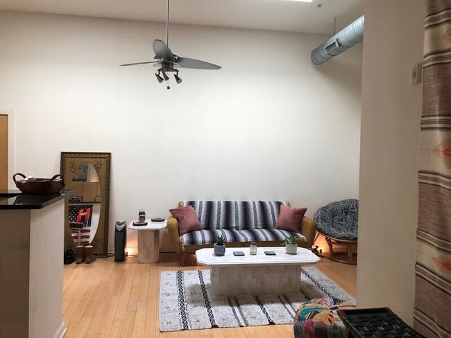 Photo - 1101 W Marshall St Unidad Apt 214