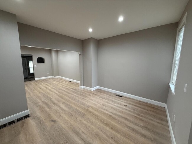 Photo - 2018 S 68th St