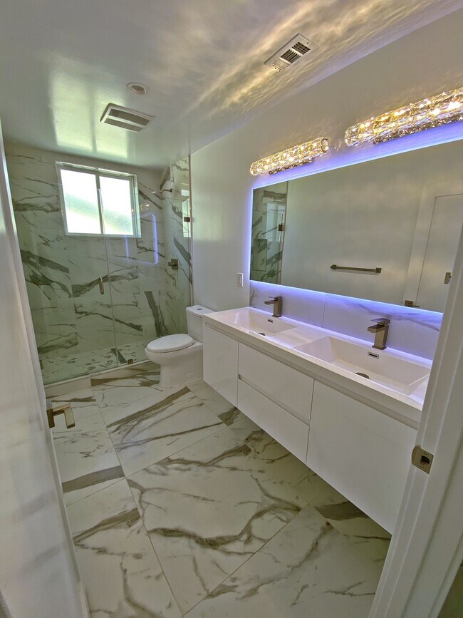 Photo - 4627 W 18th St