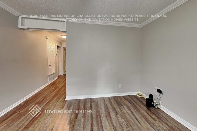 Photo - 208 Ennis St