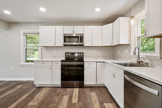 Photo - 3302 South Park Rd