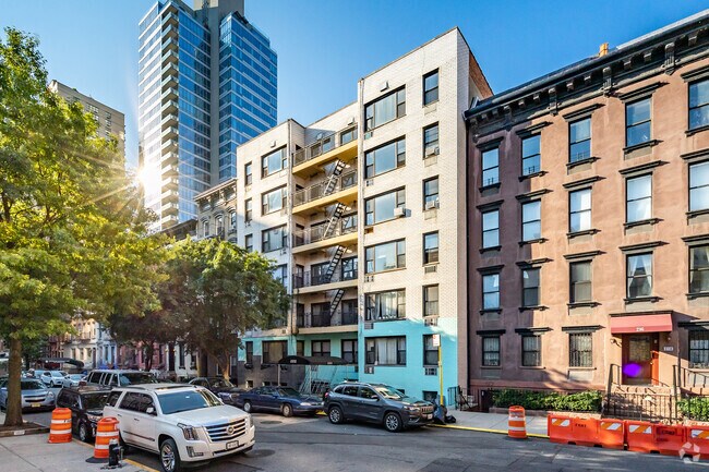 Photo - 222 E 75th St