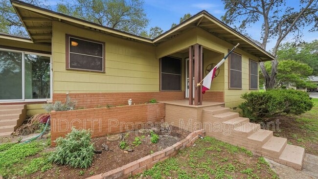 Photo - 1079 Canyon Dr