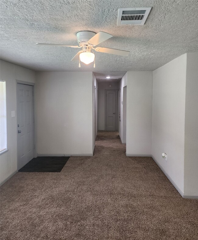 Photo - 5244 Enyart St