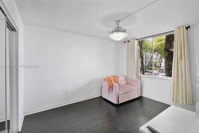 Photo - 1720 NW N River Dr Unidad 211