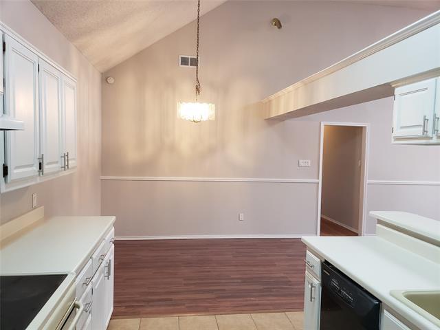 Photo - 940 S Old Orchard Ln