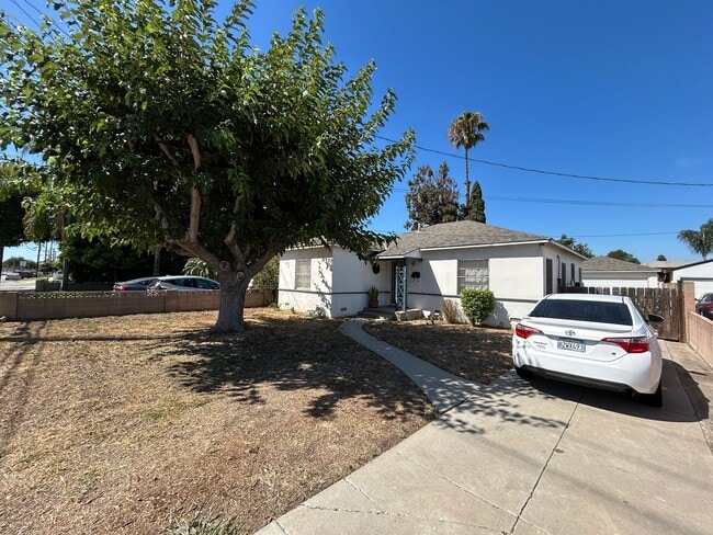 Building Photo - 1451 San Juan St