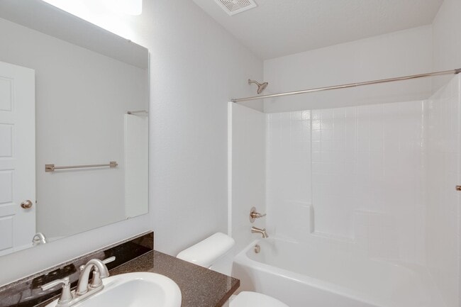 Building Photo - Now Leasing this Modern 3 Bedroom Townhome!