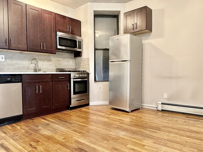 Photo - 386 Manhattan Ave Unit 1