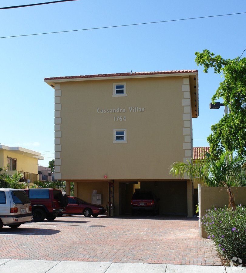 Cassandra Villas - Cassandra Villas Apartments