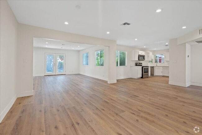 Building Photo - Status: Accepting Applicaqtions Rental