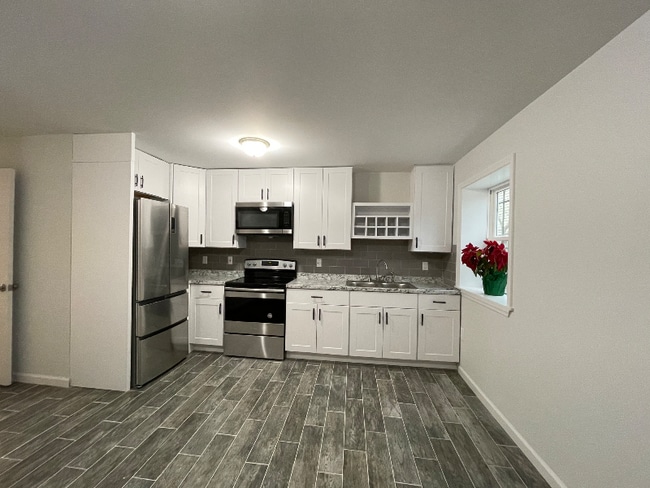 Building Photo - 499 S 18th St Rental