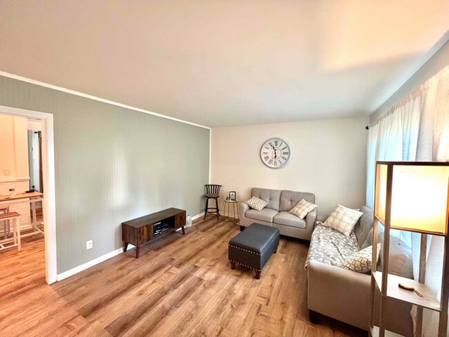 Photo - 5921 Harvest Ln