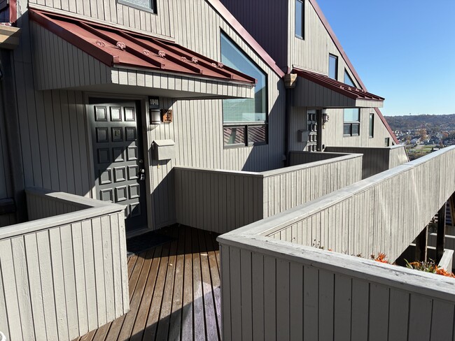 Building Photo - 1040 Hatch St