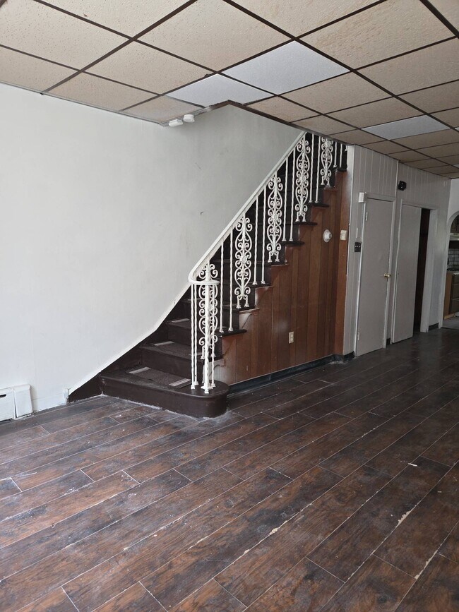 Photo - 2046 S Beechwood St