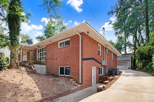 105 Pineland Cir