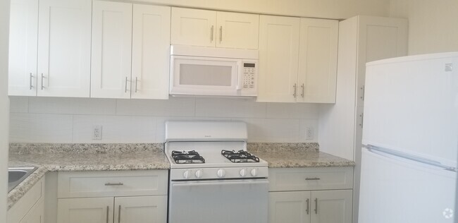 Building Photo - 8141 Crespi Blvd Unit large1bed plus den 1 bath Rental