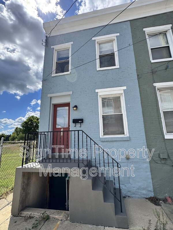Building Photo - 152 E South St Rental