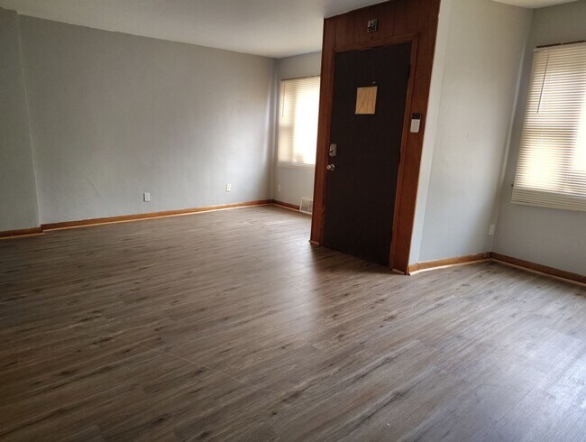 Photo - 2425-27 W Greenfield Ave Unit 2425