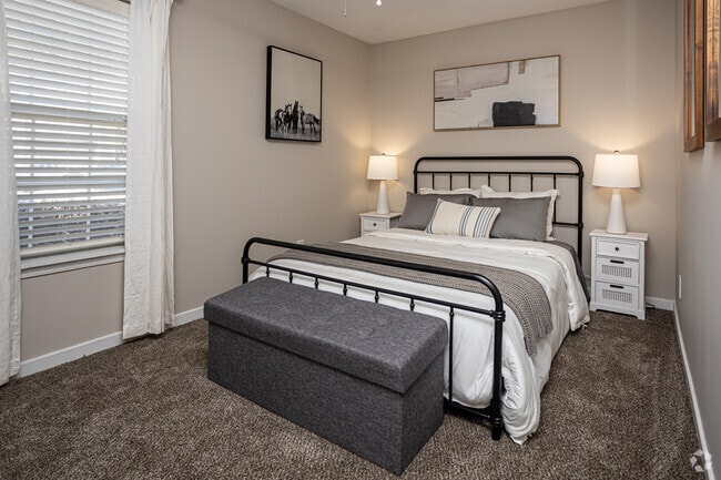 2BR, 2BA - 1,050SF - The Henry