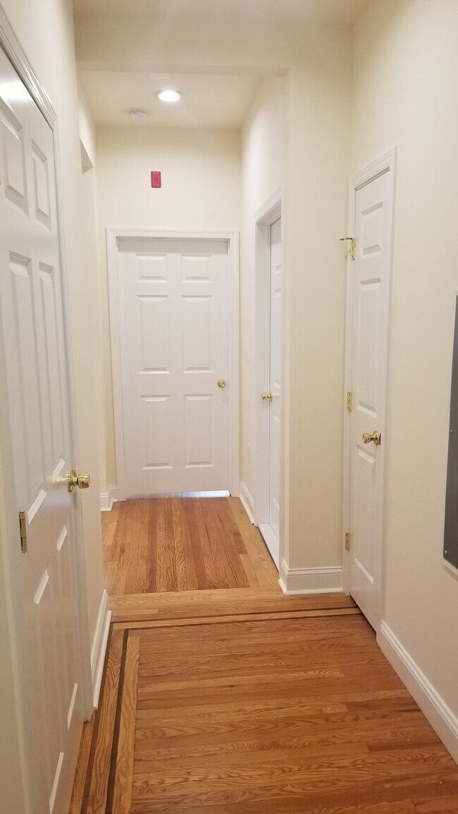 Photo - Windsor Apartments