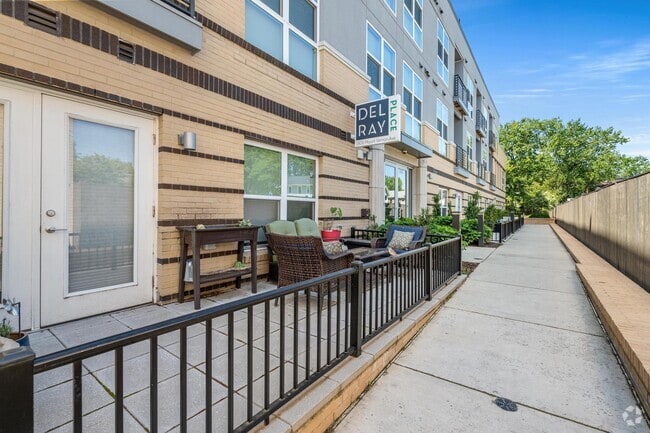 Building Photo - 1800 Mt Vernon Ave Unit # 203 Rental