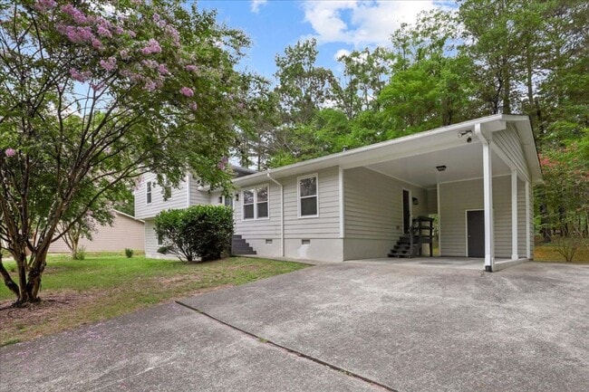 1017 Gaston Ave