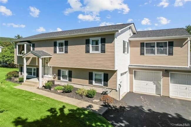 Photo - 13 Regina Dr