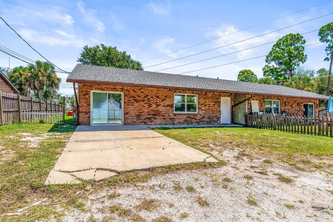 Photo - Charming 2-Bed Duplex Retreat in Edgewater...