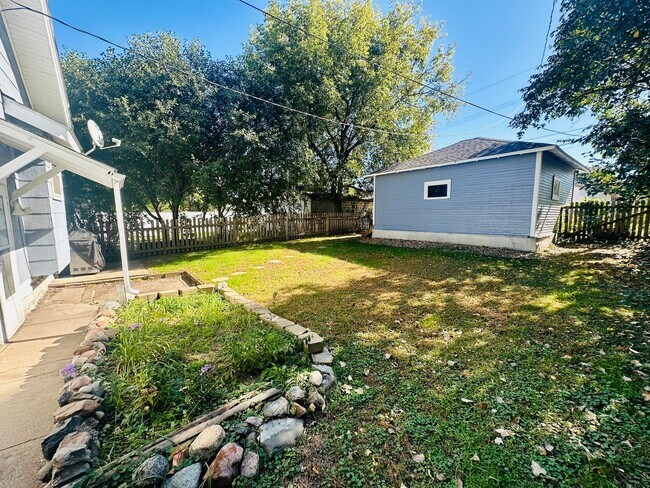 Photo - Charming 2-Bedroom Home with Hardwood Floo...