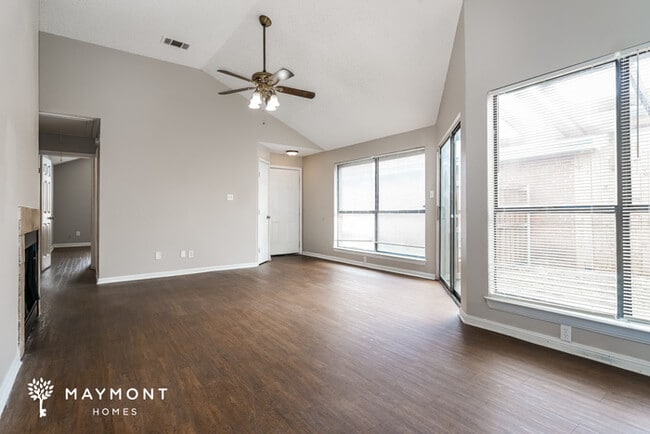 Photo - 4713 Poppy Dr E