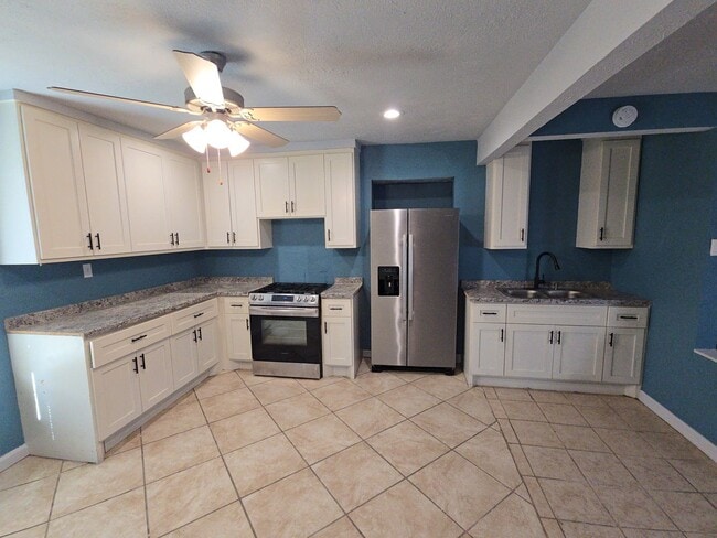 Photo - 9010 Linda Vista Rd Unit B