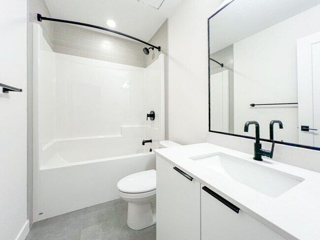 Photo - 9326-9153 153 St NW Unité 3